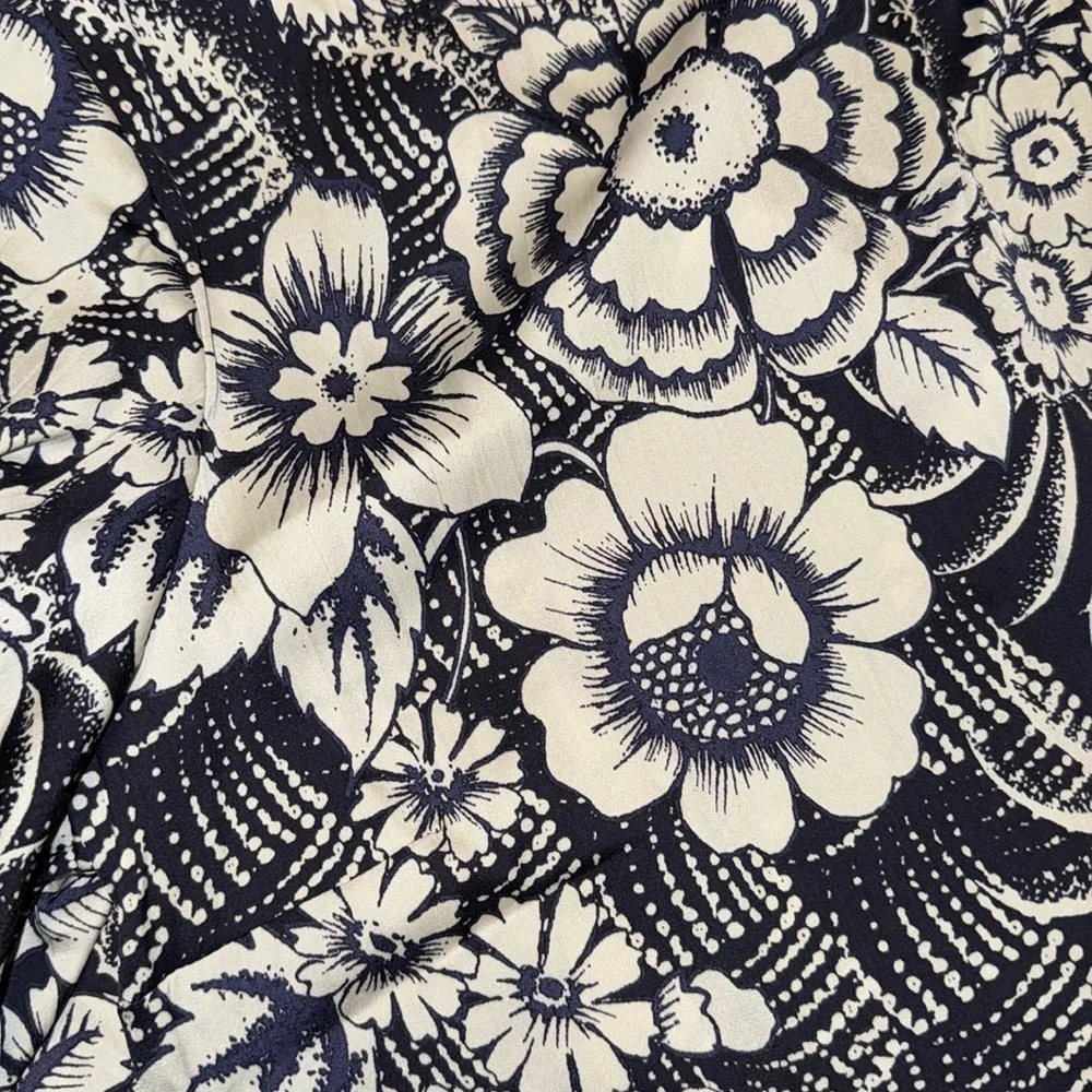 Anthropologie blouse women’s small Black blue White Puff‎ Sleeve Blouse v back